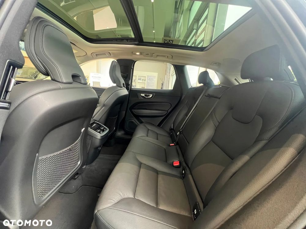 Volvo XC 60 B5 B AWD Ultimate Dark - 22