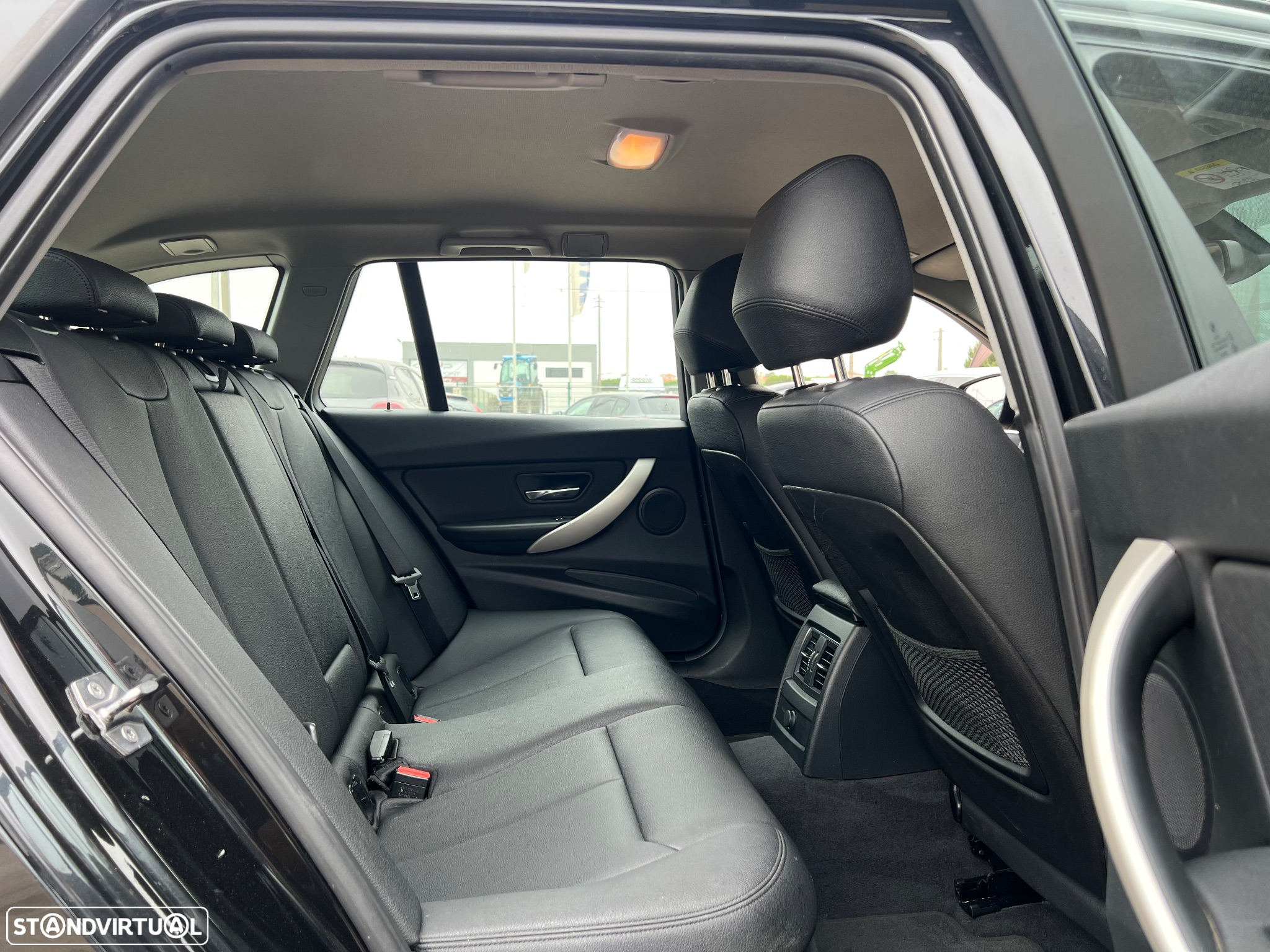 BMW 318 d Touring Advantage - 21