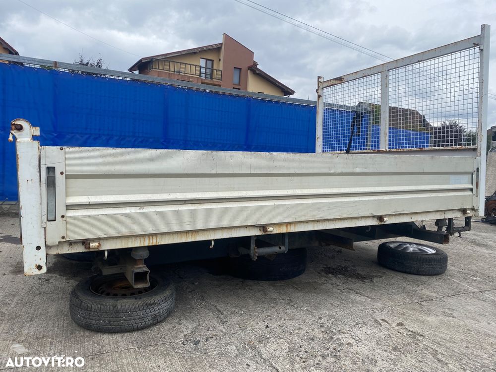 Bena Basculabila Iveco pe 3 parti, cu cilindru hidraulic - 6