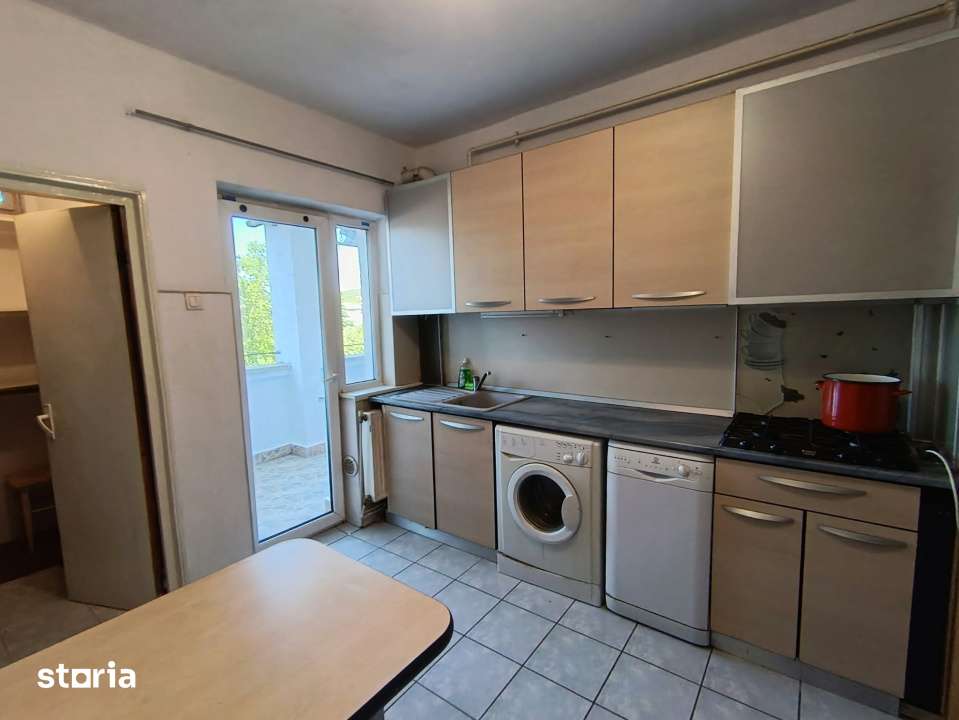 Apartament cu 3 camere, 2 bai si garaj ,cartier Sasar — fotografia 2
