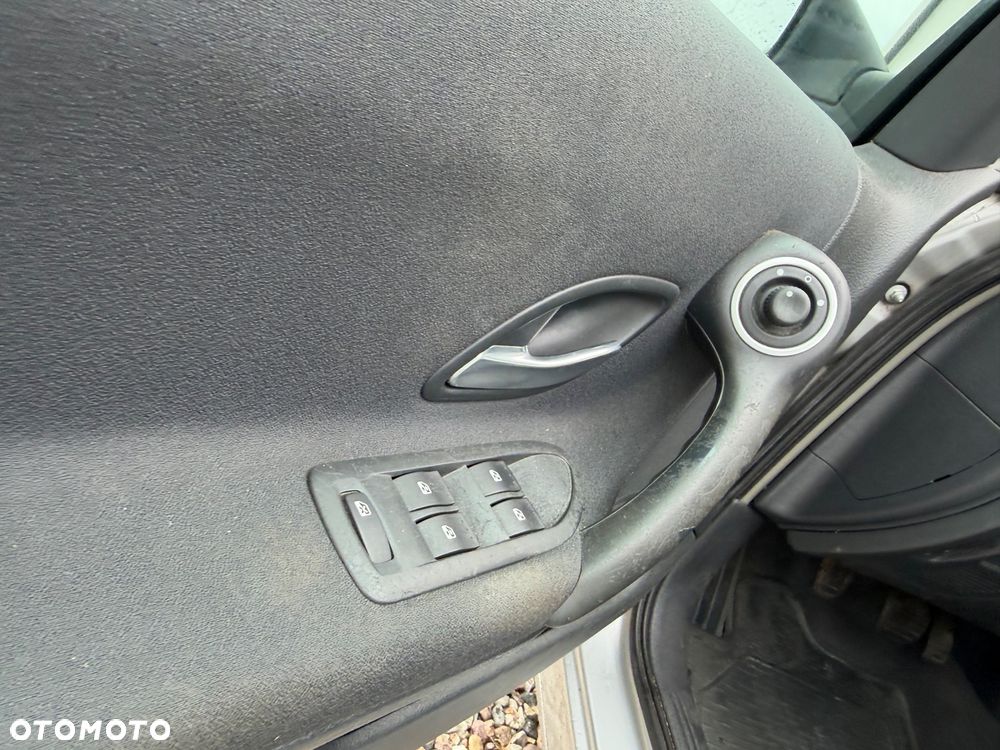 Renault Laguna 1.6 16V Avantage - 18