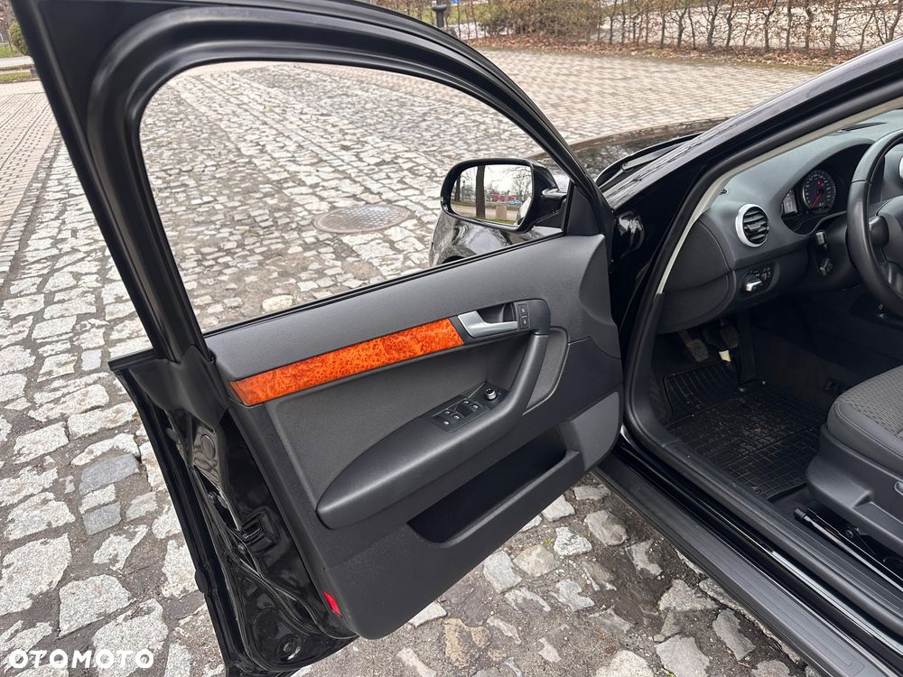 Audi A3 Sportback 2.0 TDI DPF quattro Ambiente - 15