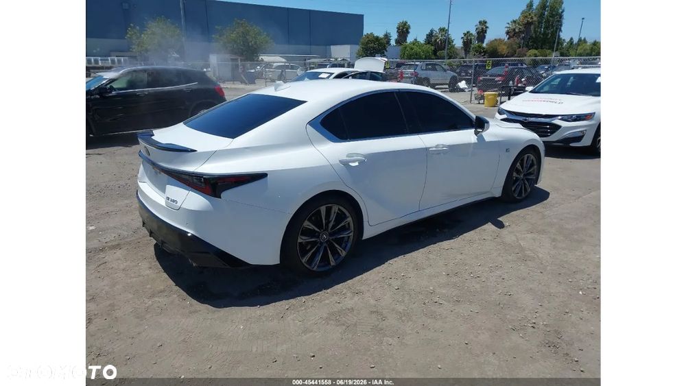 Lexus IS - 4