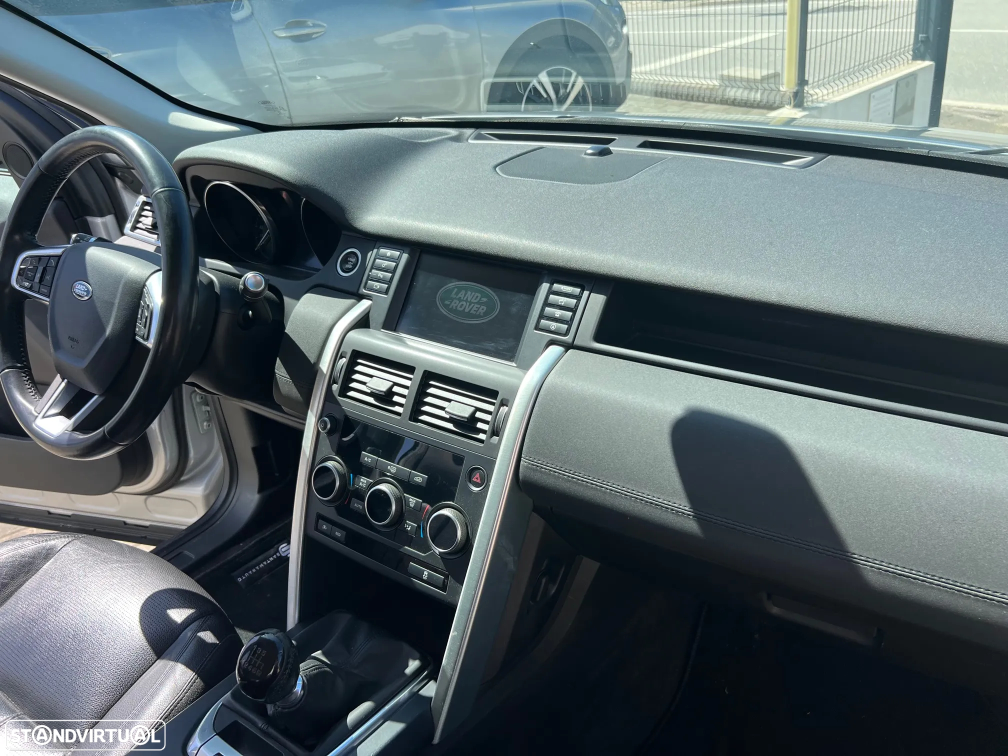 Land Rover Discovery Sport 2.0 eD4 HSE - 40