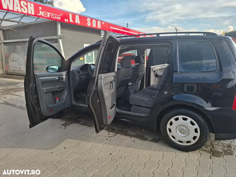 Volkswagen Touran - 8