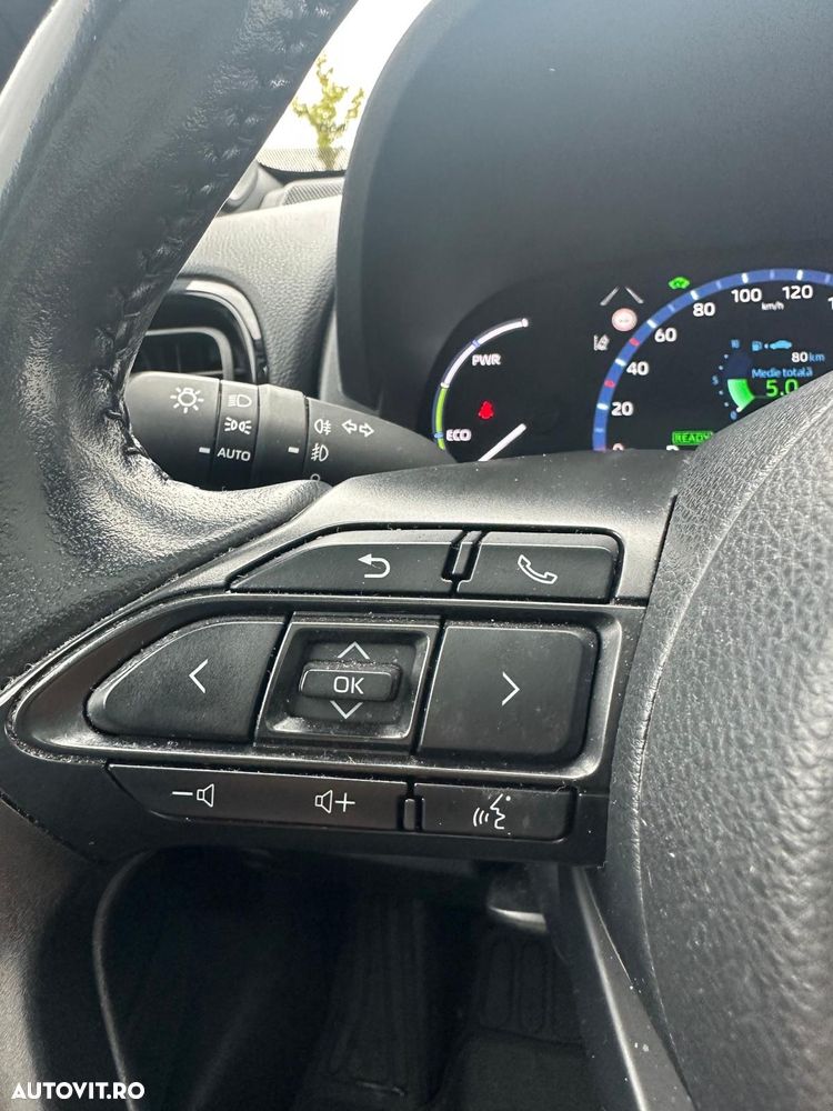 Toyota Yaris Cross 1.5 VVT-i HSD 4x4 Exclusive Elegant - 9