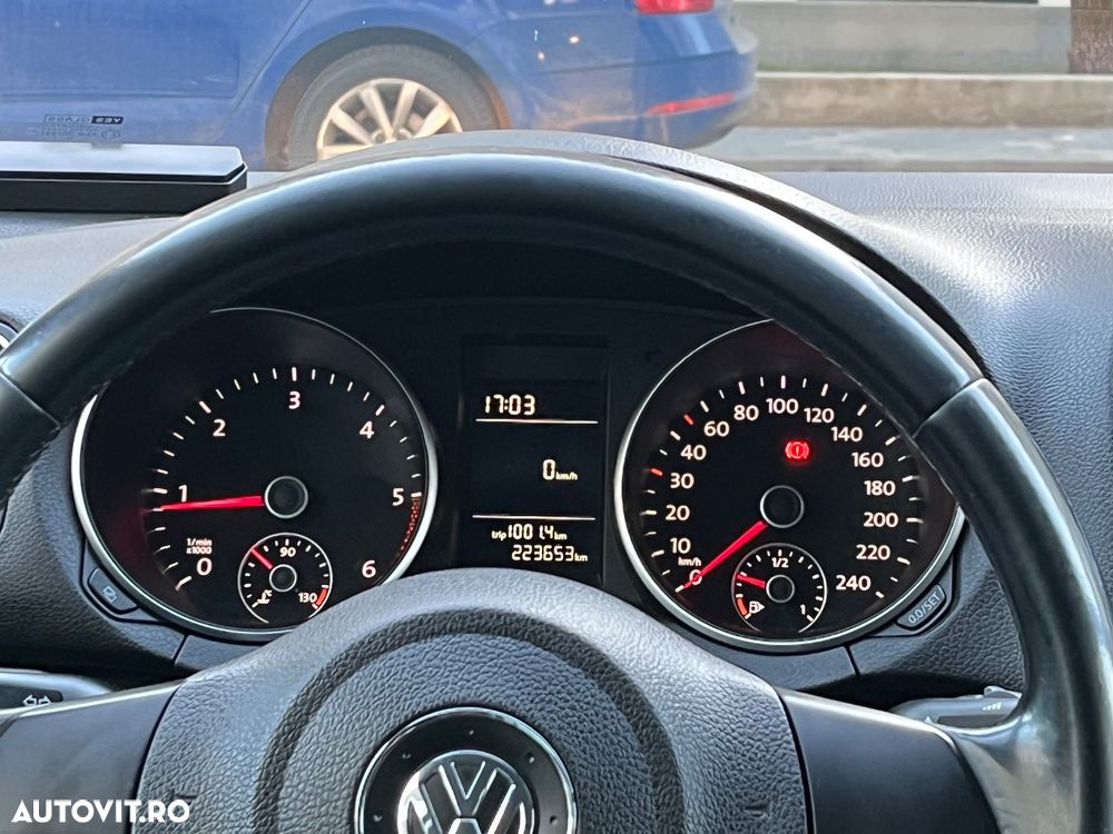 Volkswagen Golf 1.6 TDI DPF Comfortline - 14