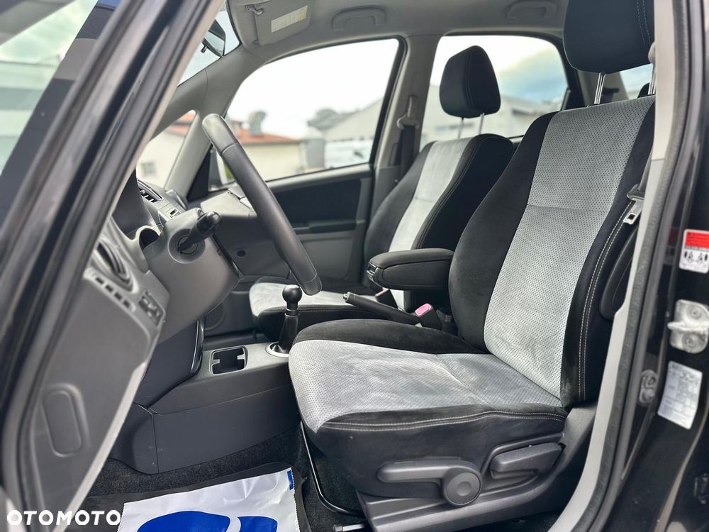 Suzuki SX4 1.6 VVT 4x4 Style - 10