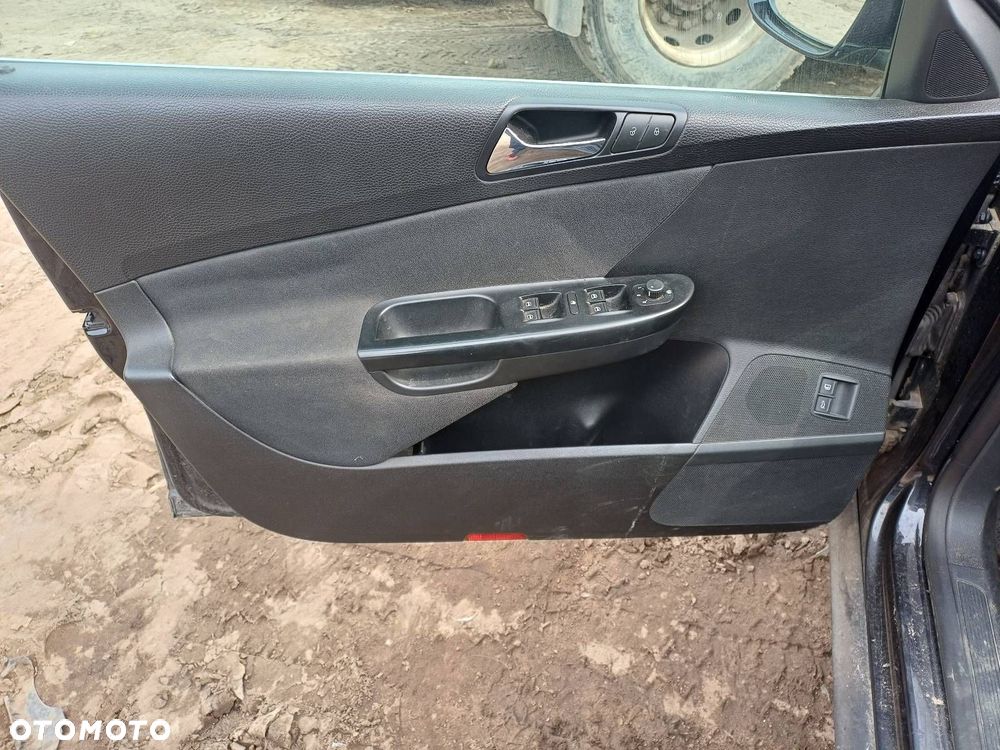 BOCZKI DRZWI KOMPLET VOLKSWAGEN PASSAT B6 KOMBI - 1