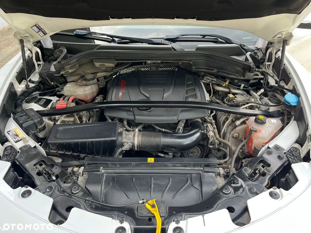 Alfa Romeo Stelvio - 10