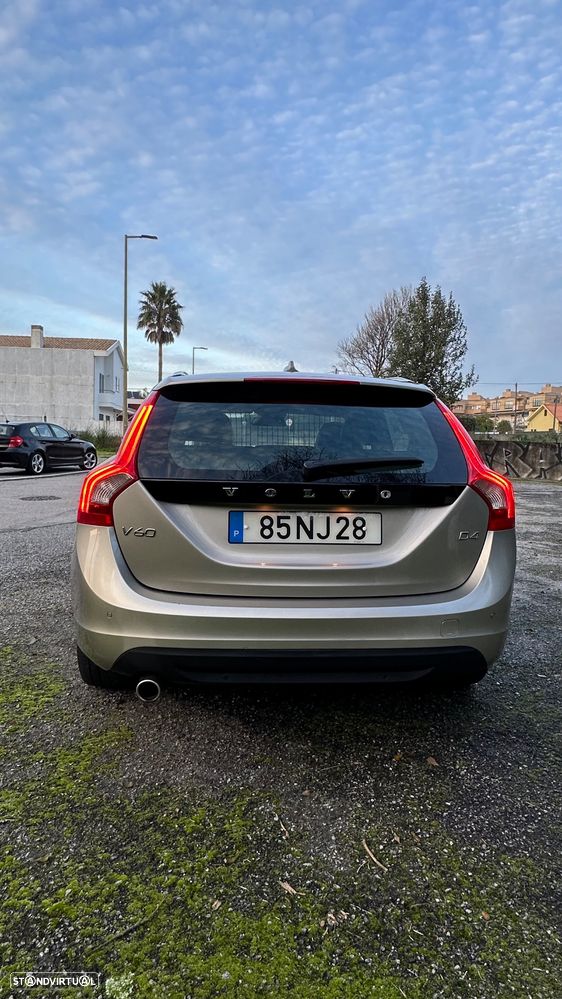 Volvo V60 2.0 D4 Summum Start/Stop - 4