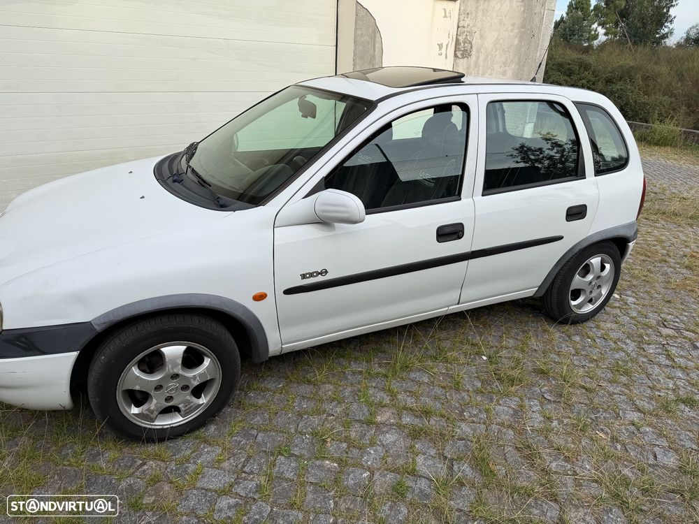 Opel Corsa 1.5 TD 100 - 1