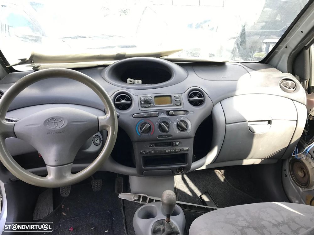 Toyota Yaris 1.0cc 5P 2000 - Para Peças - 7