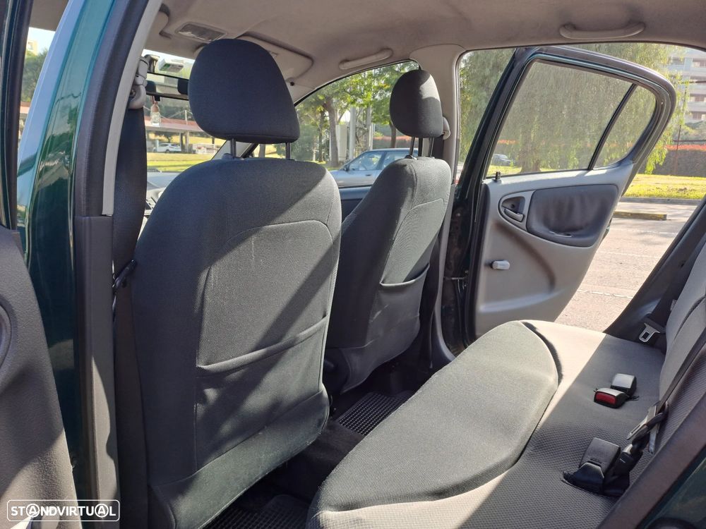 Toyota Yaris 1.0 Terra AC - 10