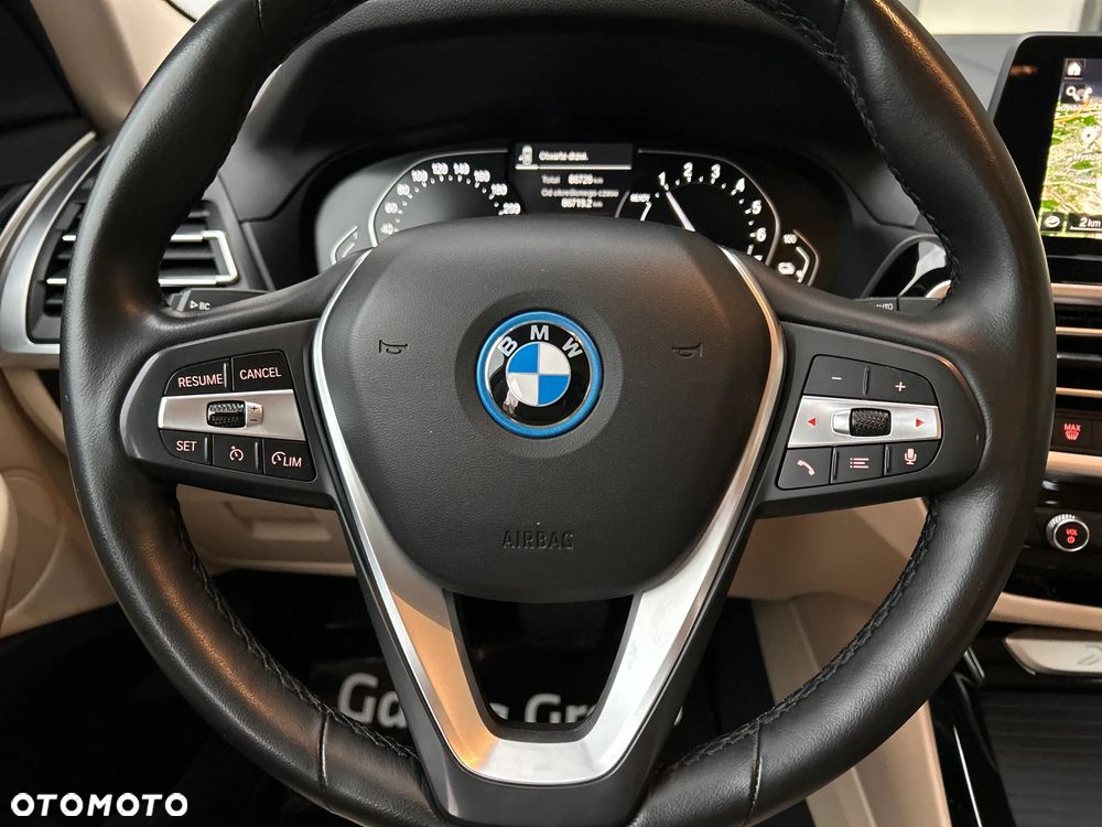 BMW X3 xDrive30e - 21