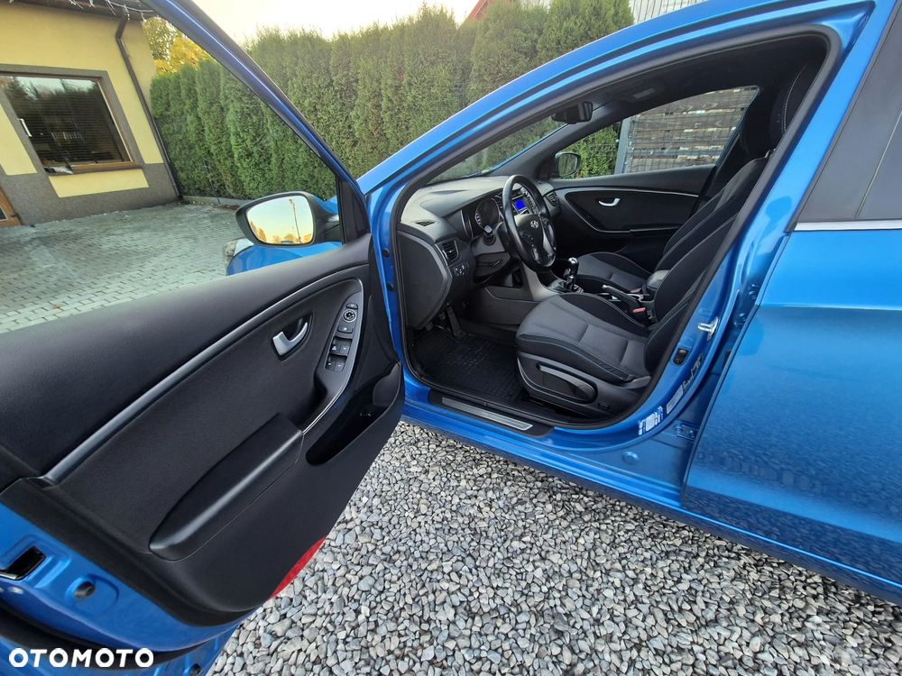 Hyundai i30 blue 1.4 Passion - 17