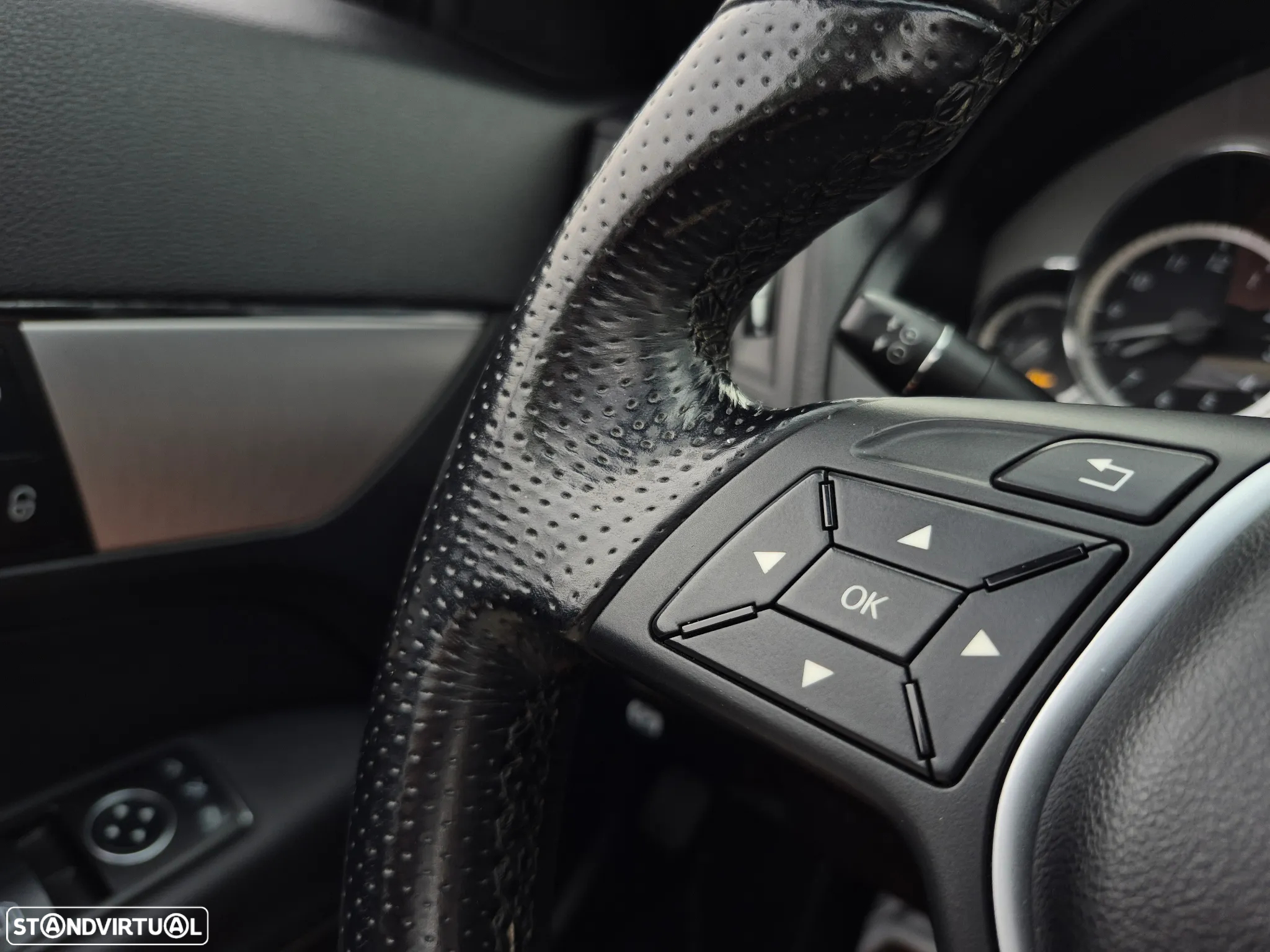 Mercedes-Benz E 200 CGi Avantgarde BlueEfficiency - 23