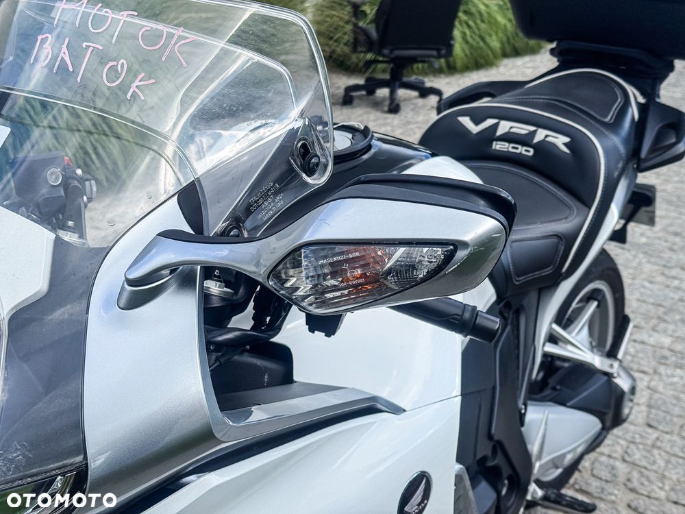 Honda VFR - 12