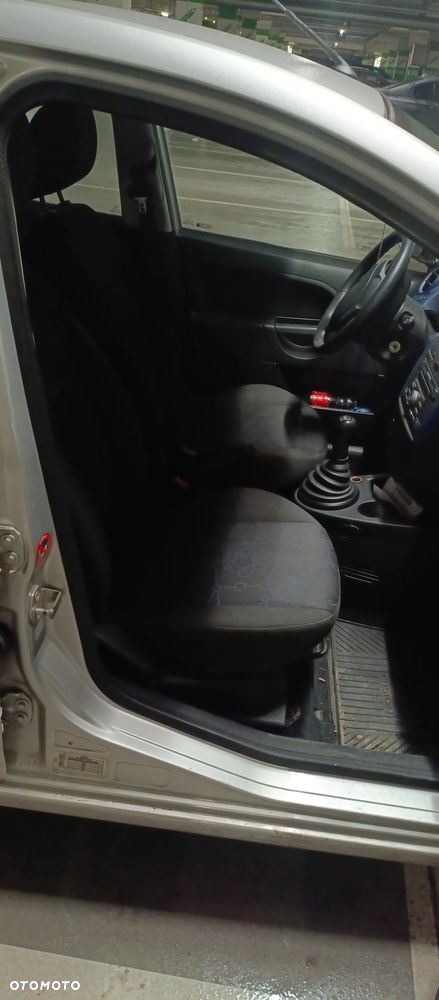 Ford Fiesta ver-1-3-ambiente - 9