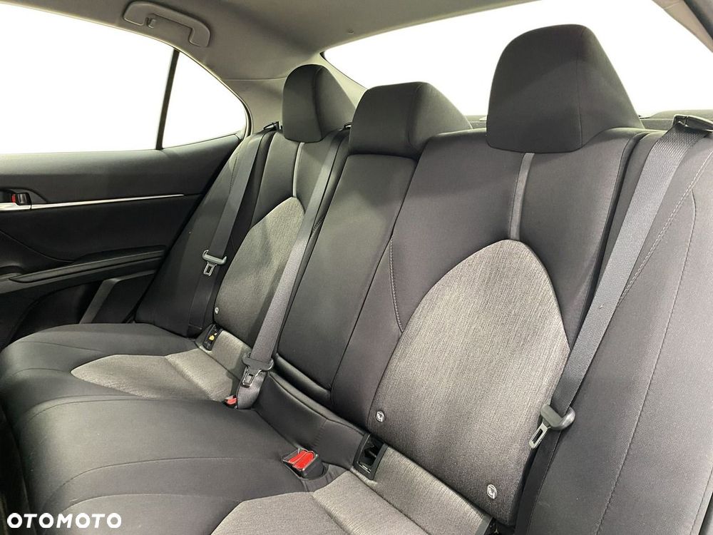 Toyota Camry - 13