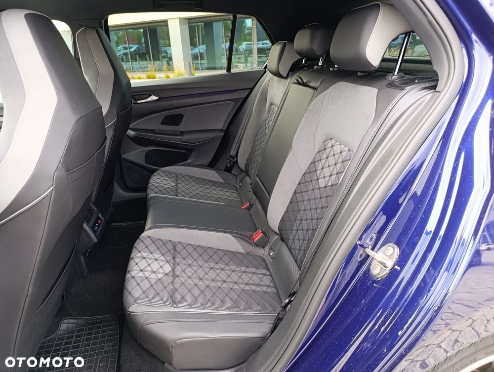 Volkswagen Golf VIII 1.5 eTSI EVO R-Line DSG - 31