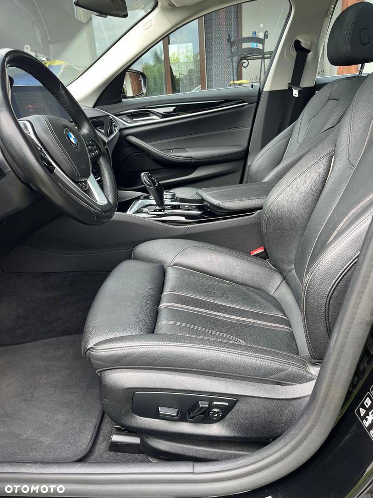 BMW Seria 5 520d Luxury Line - 12