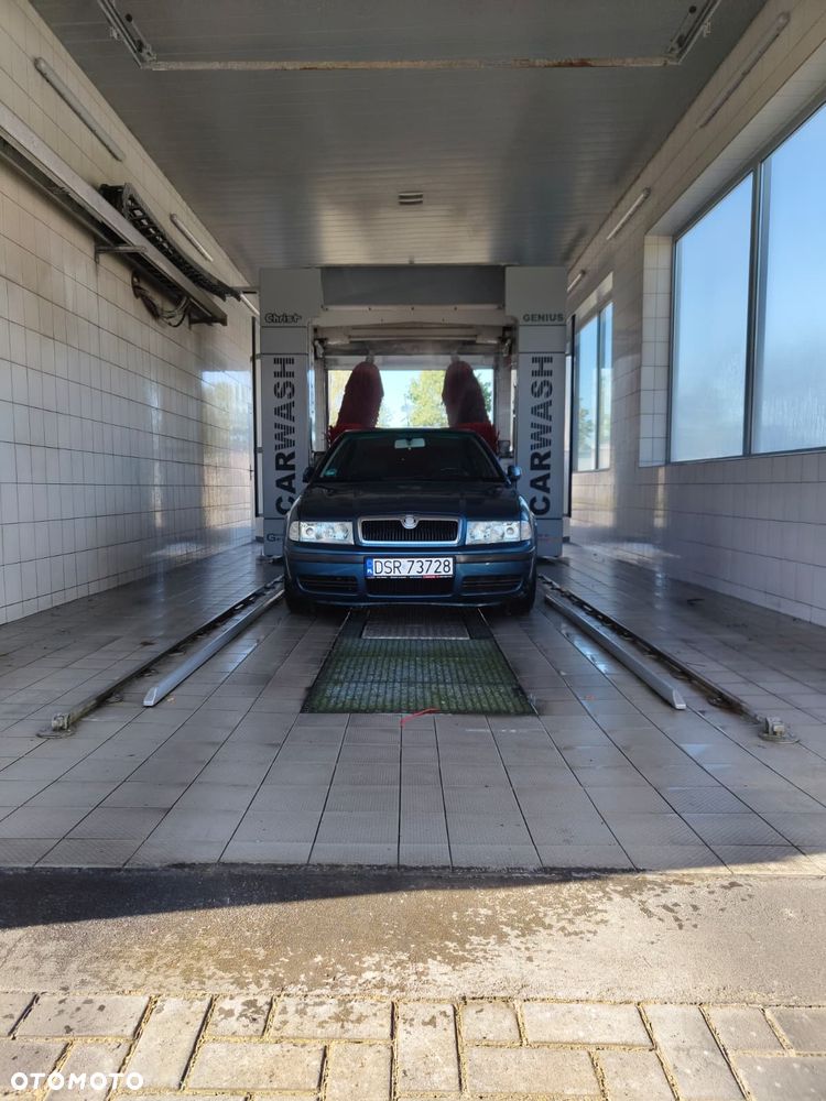 Skoda Octavia 1.8T Elegance - 22