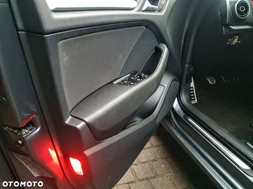 Audi A3 Sportback 2.0 TDI (clean diesel) Ambiente - 25