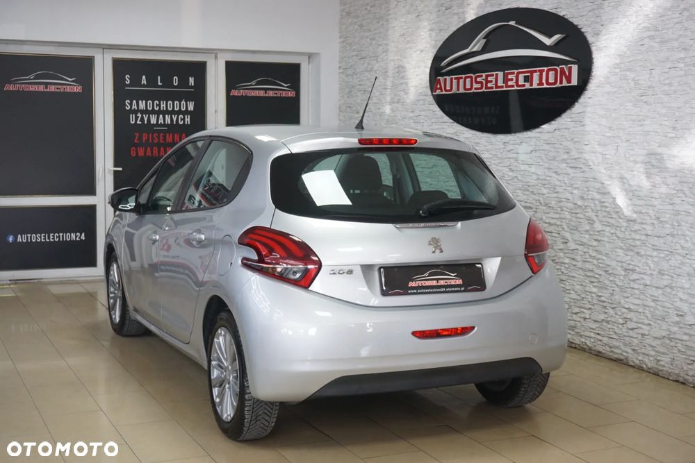 Peugeot 208 - 6