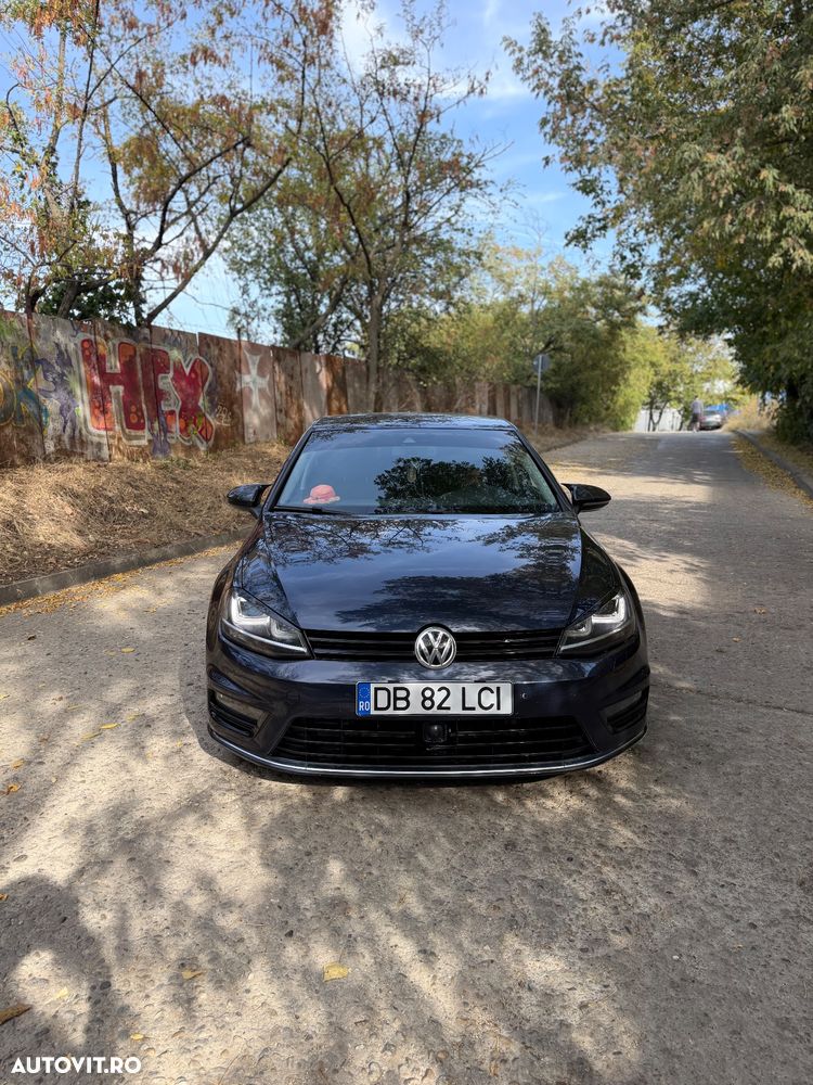 Volkswagen Golf - 1