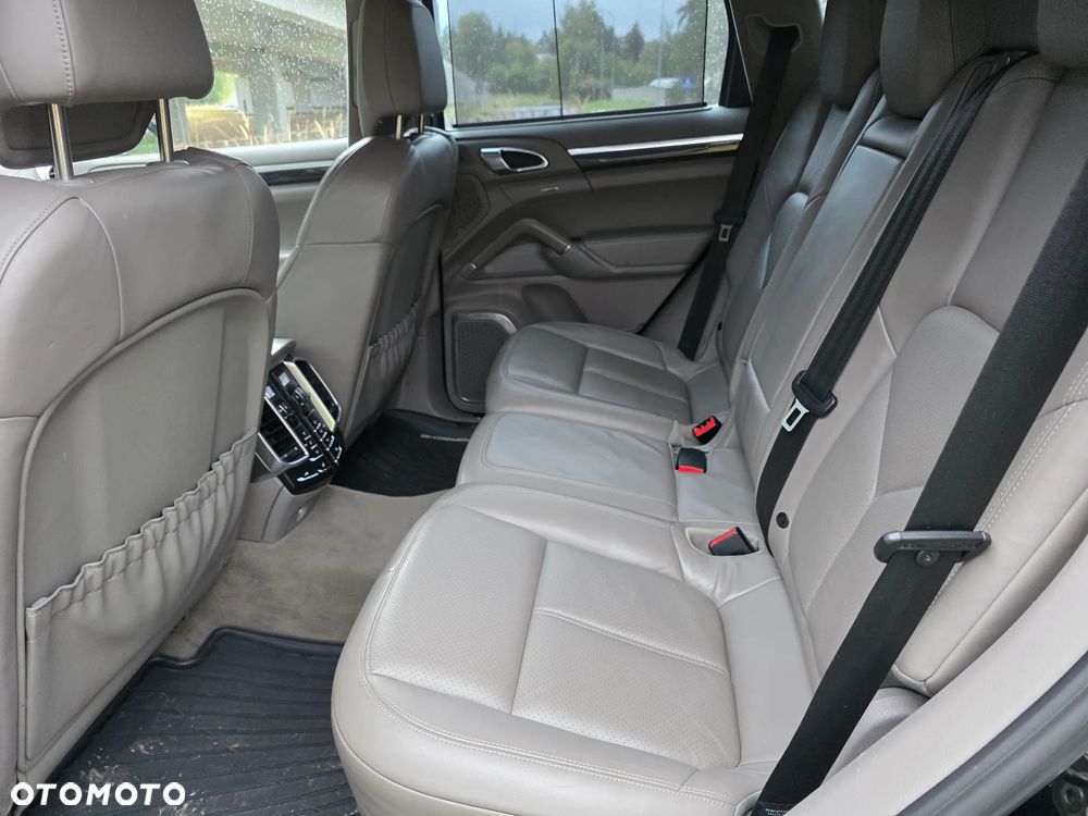 Porsche Cayenne Turbo - 9