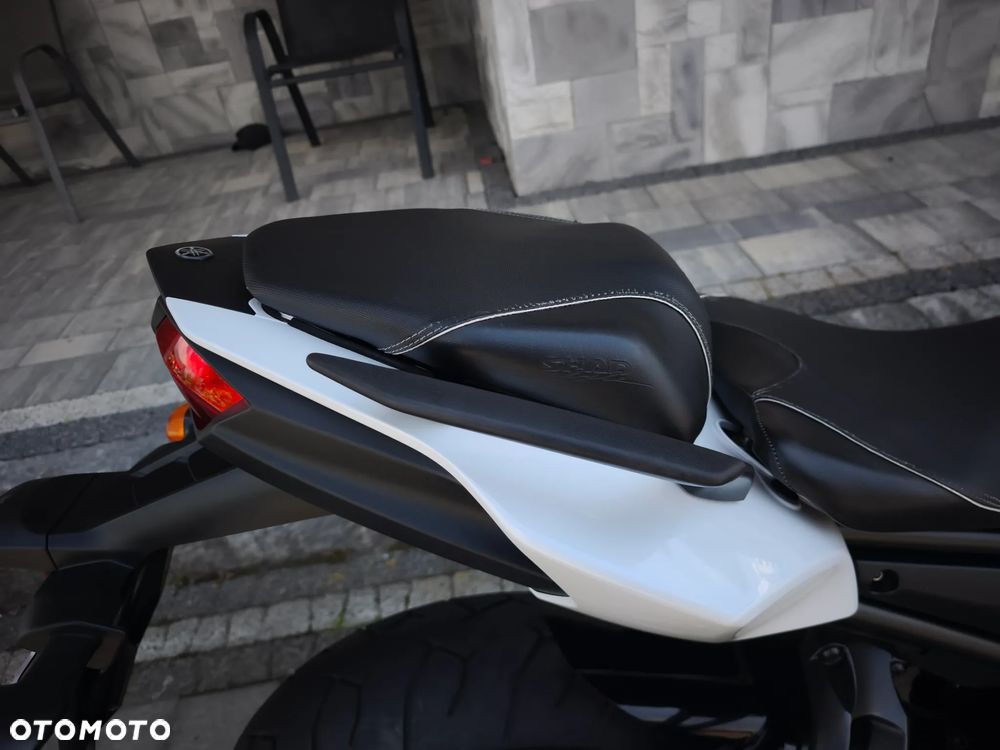 Yamaha FZ8 - 13