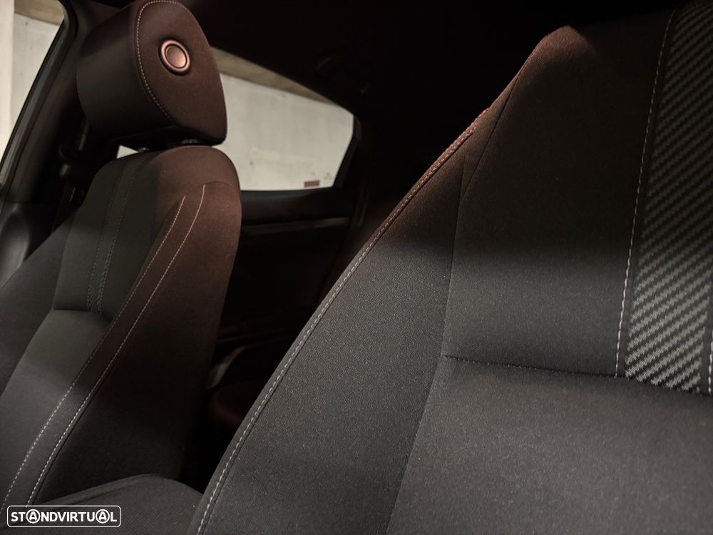 Honda Civic 1.0 i-VTEC Turbo CVT Executive Sport Line - 9