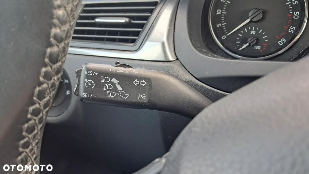 Skoda RAPID 1.6 TDI Ambition - 11