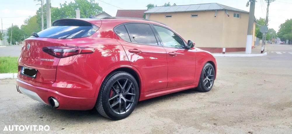 Alfa Romeo Stelvio 2.0 Turbo 16V AT8-Q4 Ti - 10