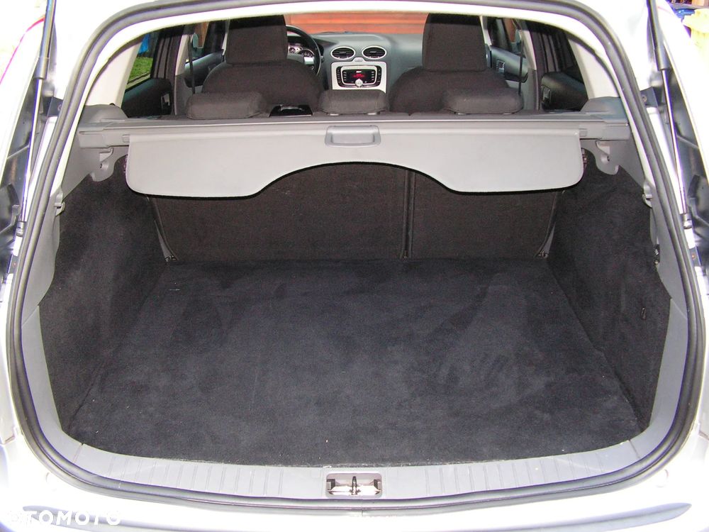 Ford Focus 1.6 Trend EU5 - 18