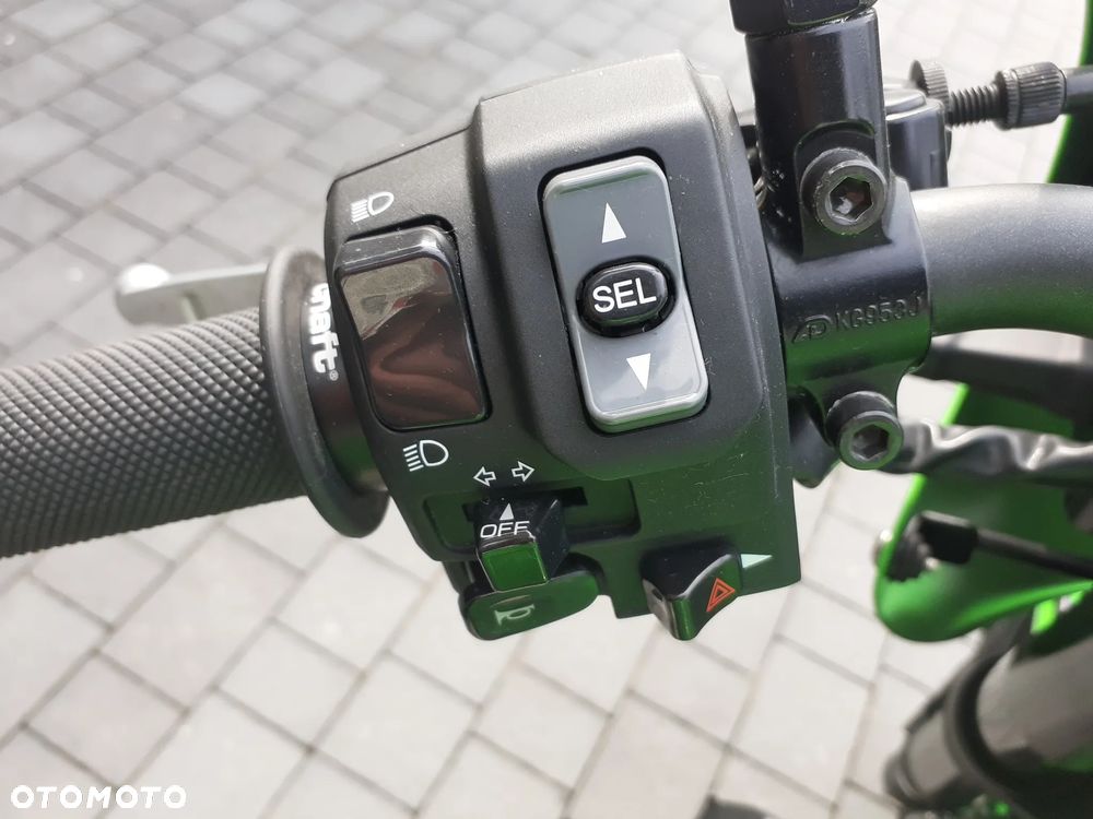 Kawasaki Z 900 RS - 8