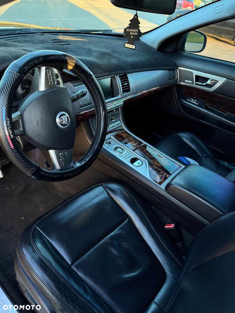 Jaguar XF 3.0 V6 Premium Luxury - 27