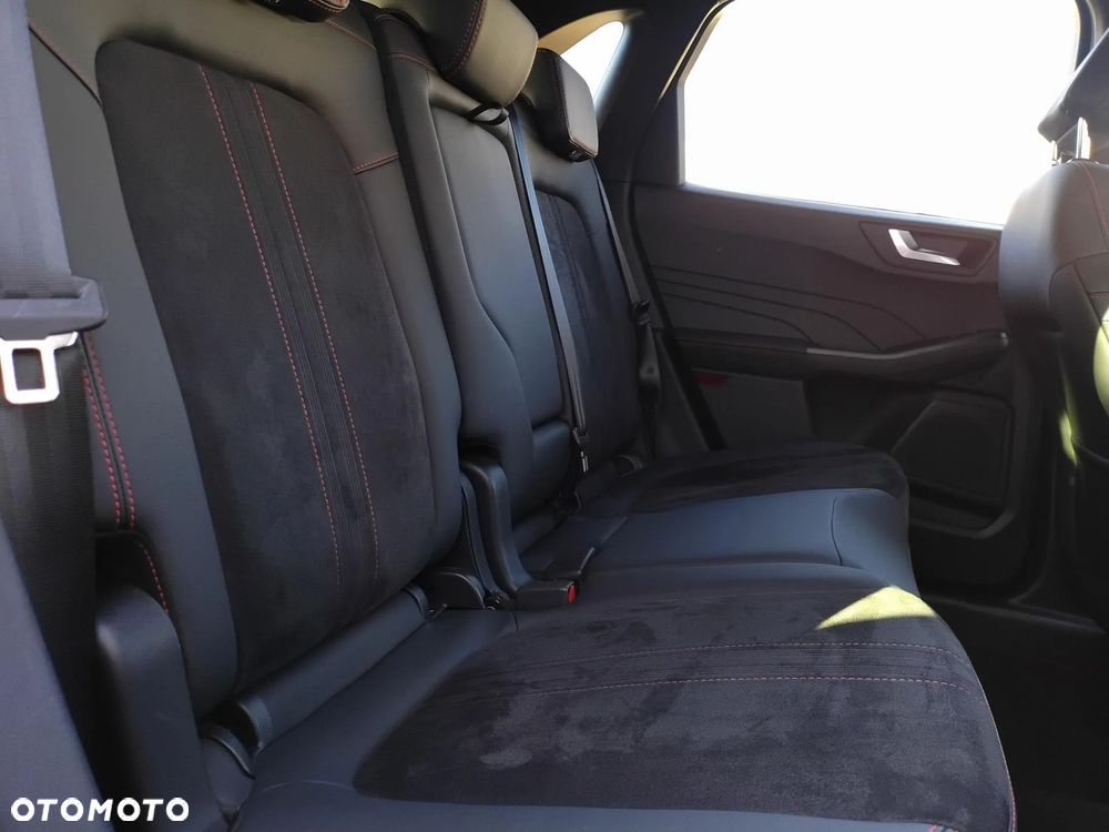 Ford Kuga 2.5P PHEV FWD ST-Line X eCVT - 34