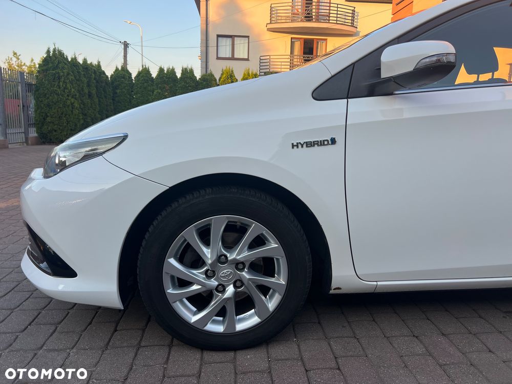 Toyota Auris 1.8 HSD Sol - 19