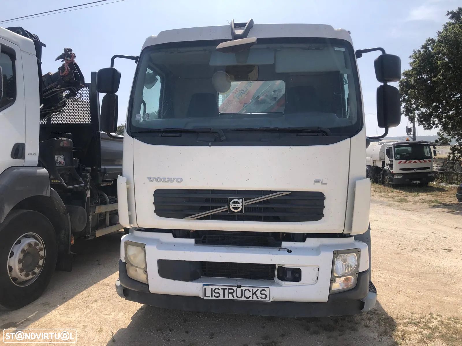 Volvo FL 240 Cx BAIXAS E ALTAS C/ GRUA PK12001-EH C7 COMANDO - 1