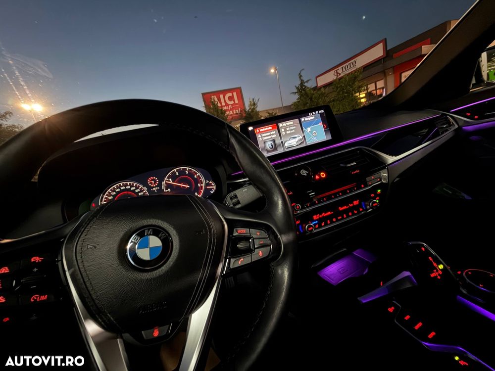 BMW Seria 5 520d xDrive AT - 23