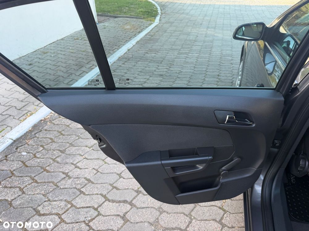 Opel Astra 1.6 Enjoy - 19