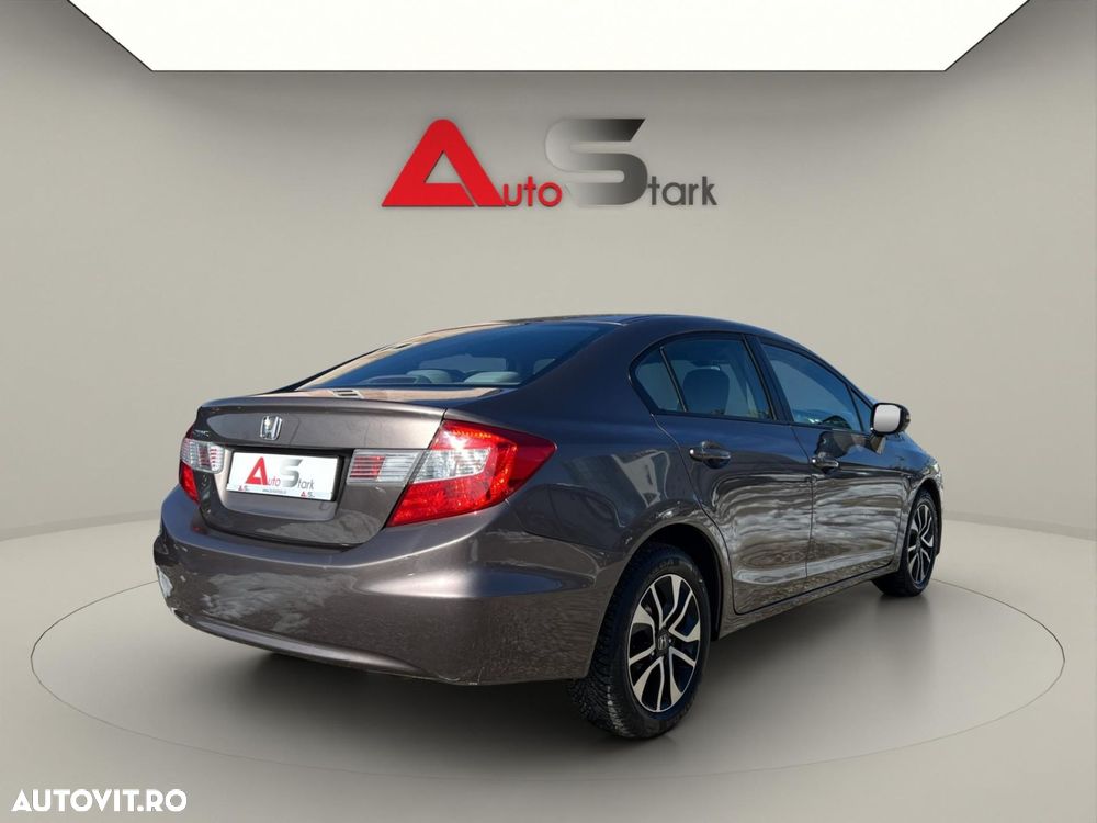 Honda Civic 1.8 i-VTEC Comfort - 11