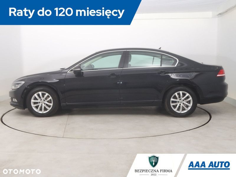 Volkswagen Passat - 4