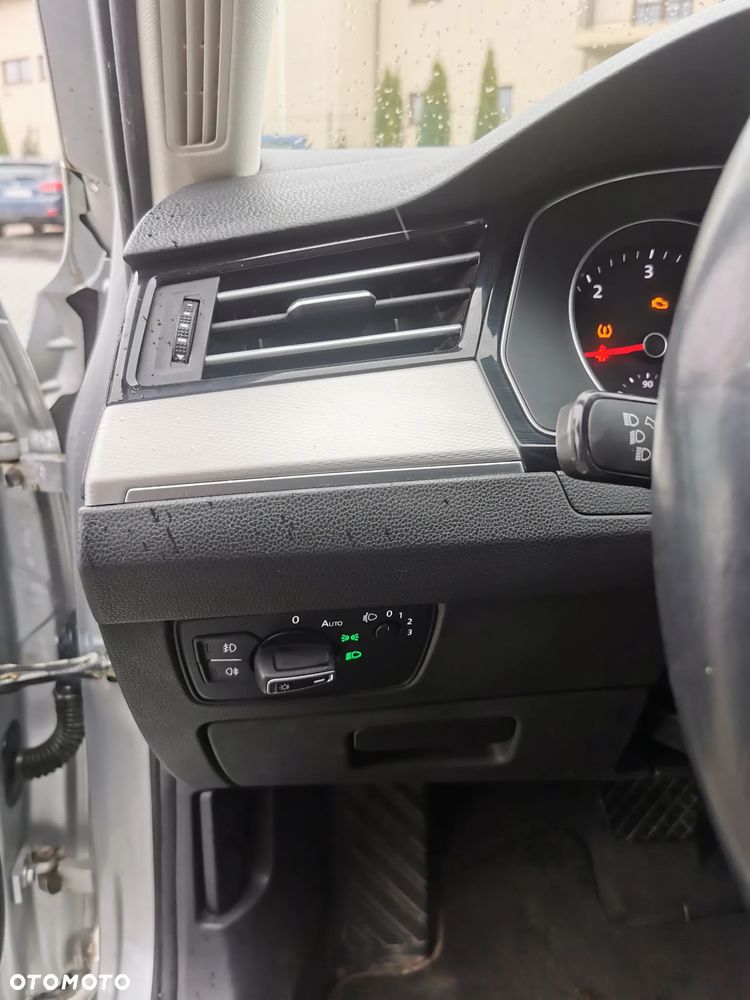 Volkswagen Passat 2.0 TDI (BlueMotion Technology) DSG Comfortline - 24