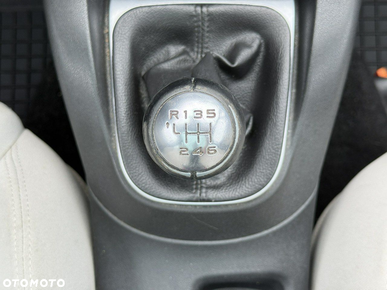 Citroën C4 e-HDi 110 Exclusive - 11