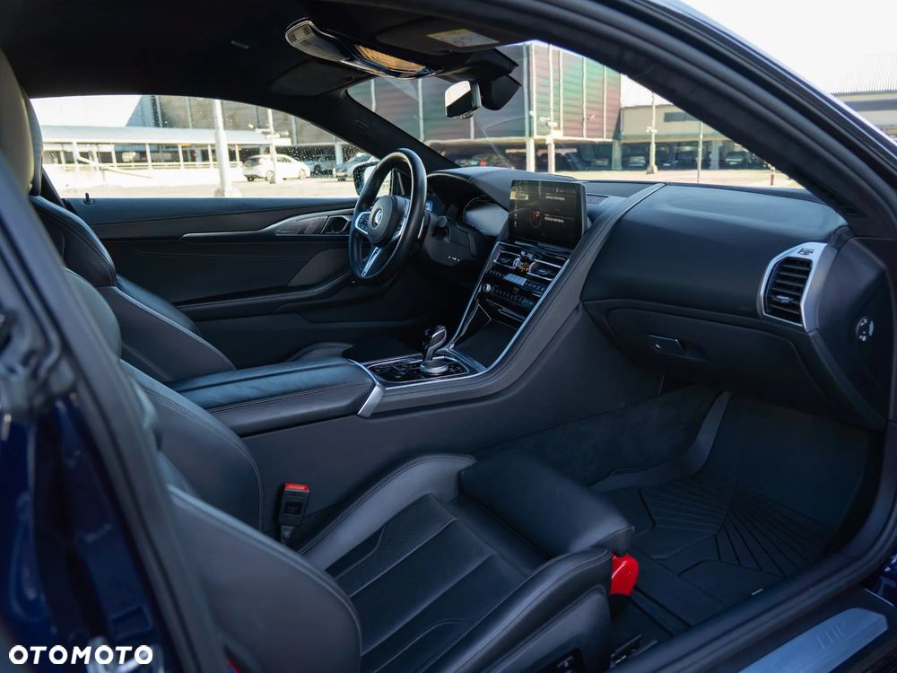 BMW Seria 8 840i xDrive - 16