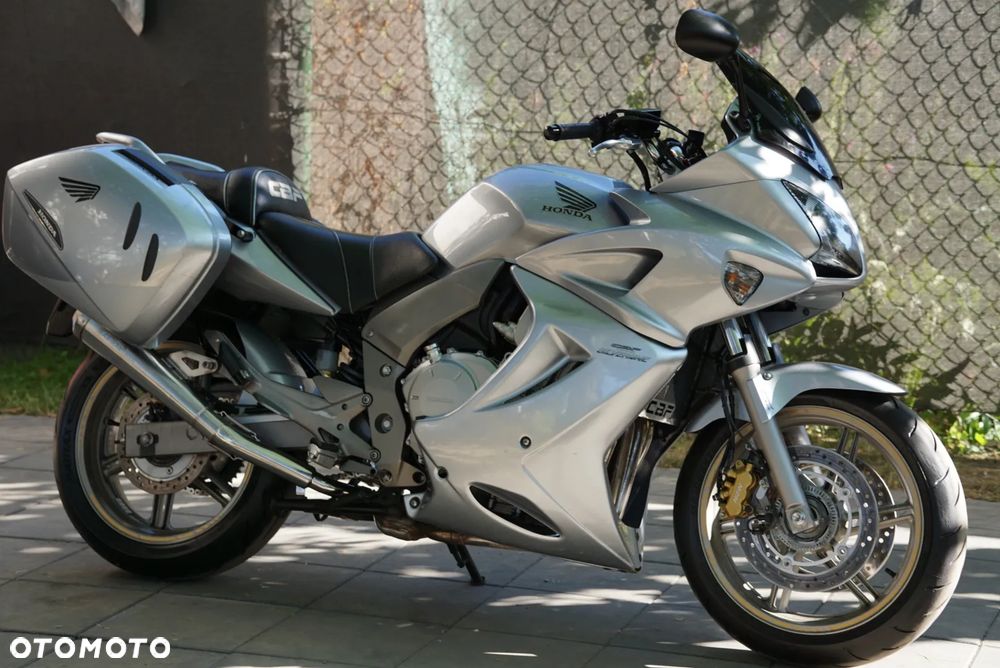 Honda CBF - 9