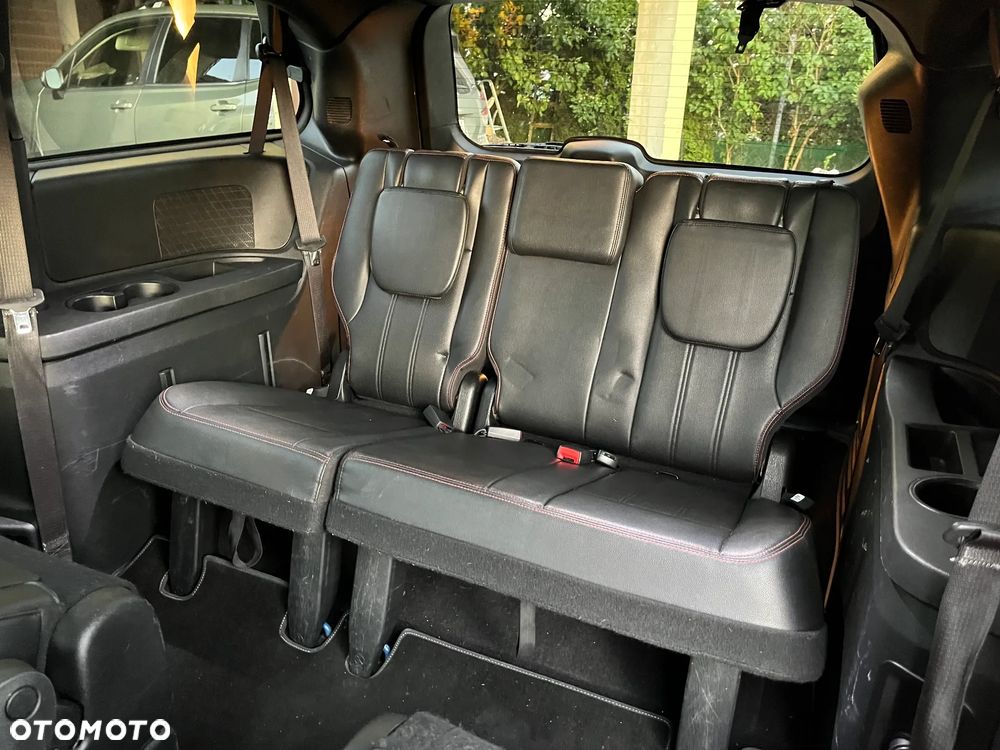 Dodge Grand Caravan 3.6 R/T - 31